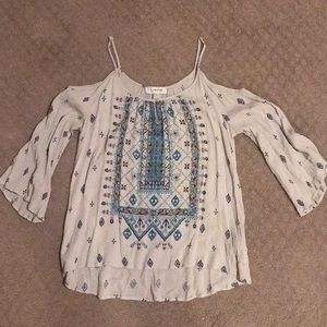 Flowy 3/4 sleeve cold shoulder top